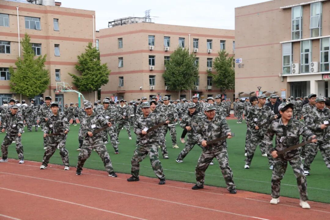 一起解锁军训的N种打开方式~ 一起解锁军训的N种打开方式~