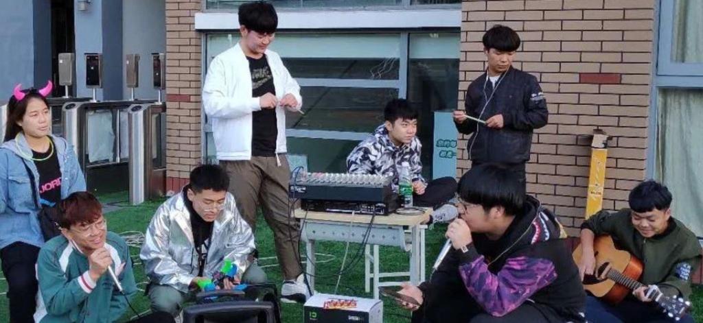 奏响青春旋律，唱响美好未来——城市轨道交通学院2018年迎新生晚会